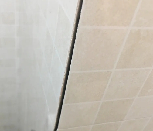 雨湖瓷砖空鼓维修公司分享阳台瓷砖脱落的修复过程可以分为以下几个步骤